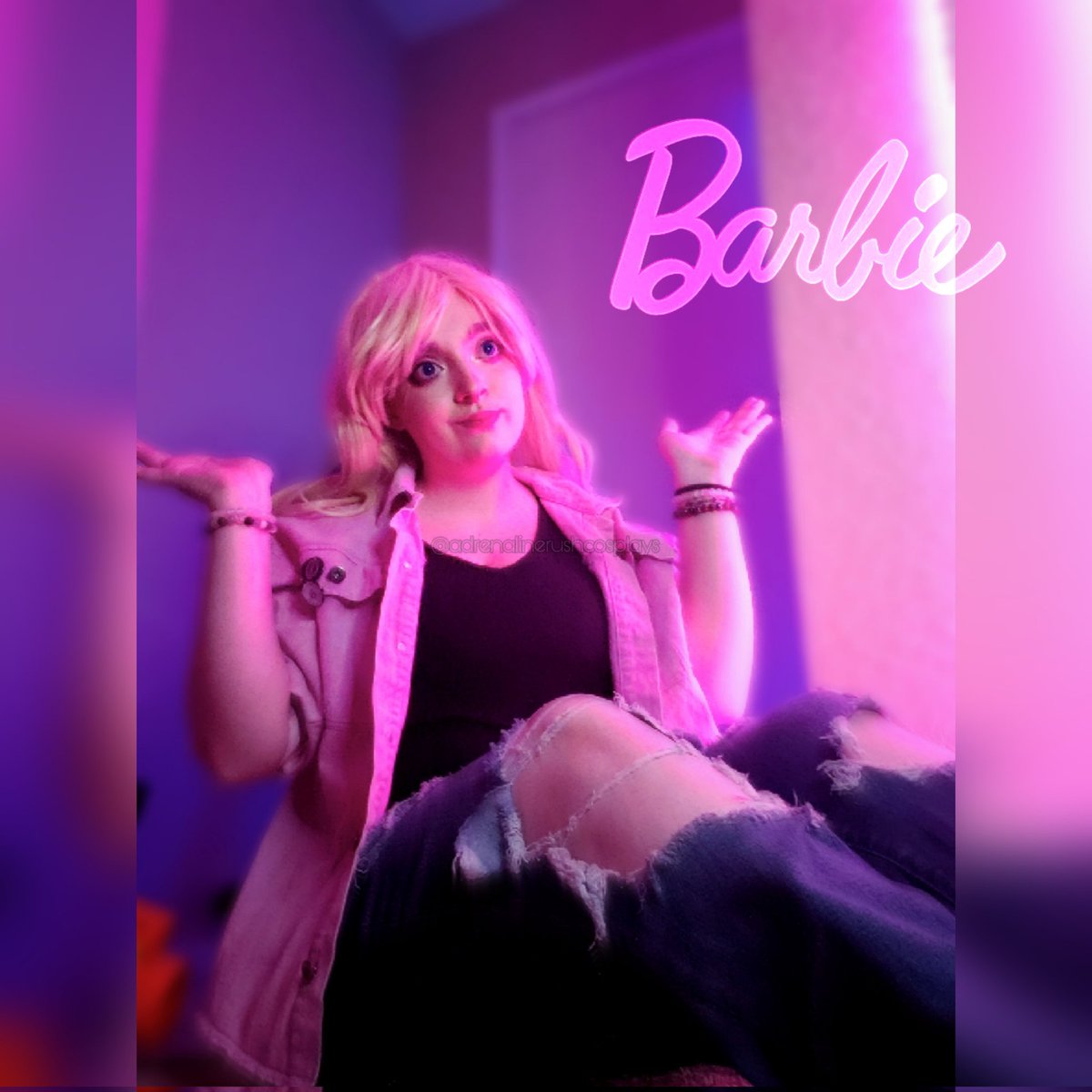 pendragoncos's tweet photo. "Life in plastic it's fantastic!"
Barbie cosplay for a collab on IG!
Also my bday is coming up so you should check out my WL 👉👈
🎀
#Barbie #BarbieMovie #BarbieCosplay #BarbieOutfit #Barbiefit #Barbenheimer #cosplay https://t.co/ZYxO6PIm0p