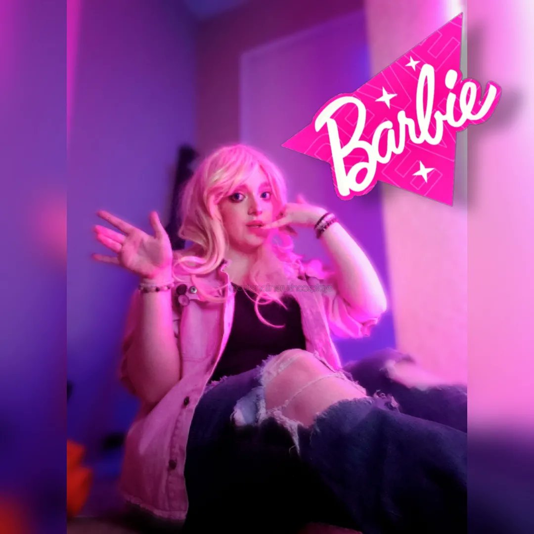 pendragoncos's tweet photo. "Life in plastic it's fantastic!"
Barbie cosplay for a collab on IG!
Also my bday is coming up so you should check out my WL 👉👈
🎀
#Barbie #BarbieMovie #BarbieCosplay #BarbieOutfit #Barbiefit #Barbenheimer #cosplay https://t.co/ZYxO6PIm0p