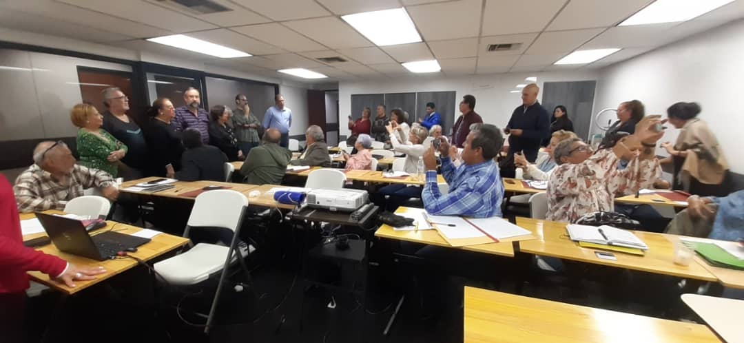 cnprimariave's tweet photo. Integrantes de la Comisión Nacional de Primaria presentes en el primer Taller de Capacitación de Formadores Nacionales de personal electoral para la Primaria, que se desarrolla este sábado https://t.co/3N51CgQDSA