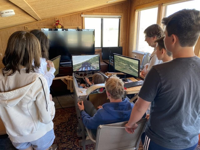 SoarTruckee's tweet photo. We had a wonderful time providing an intro to the world of gliding at Youth Soaring Day. 11 participants flew via simulator, toured the airfield, took a flight with a licensed instructor, and more! We look forward to hosting more of these events in the future! 
#SoarTruckee https://t.co/V4J9B1nfAE