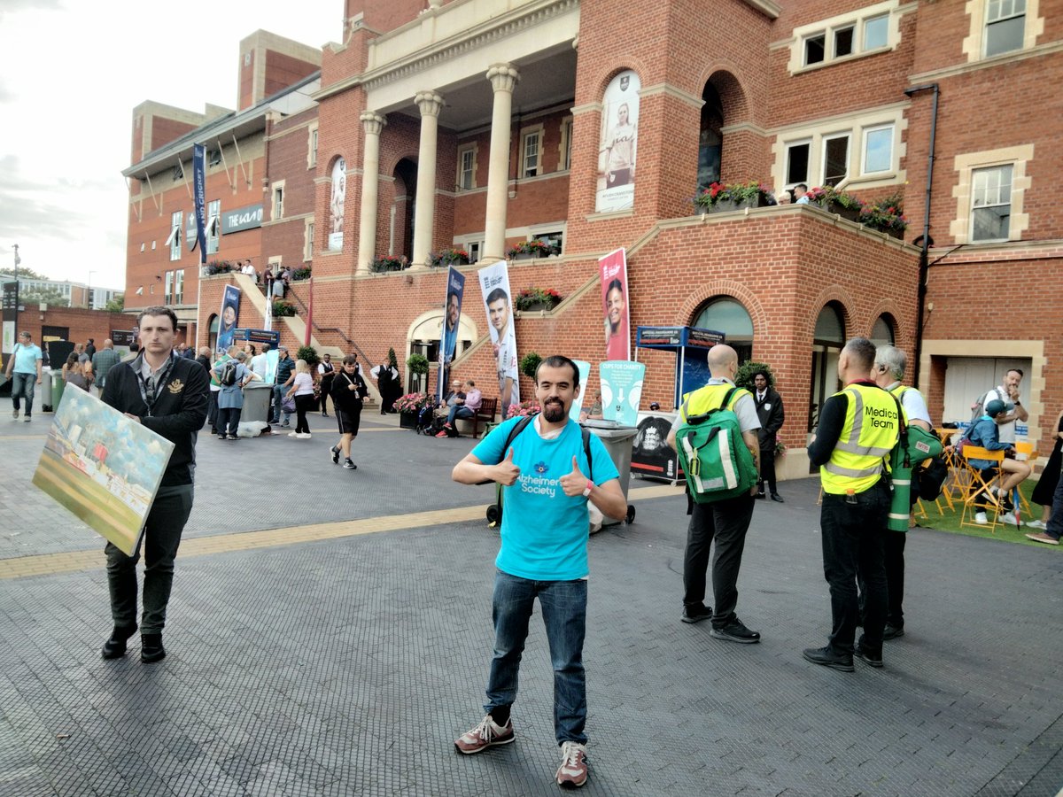 Amazing day collecting for <a href="/alzheimerssoc/">Alzheimer's Society</a> at The Oval! A massive thank you to the <a href="/ECB_cricket/">England and Wales Cricket Board</a> for your incredible support. #CricketShouldBeUnforgettable