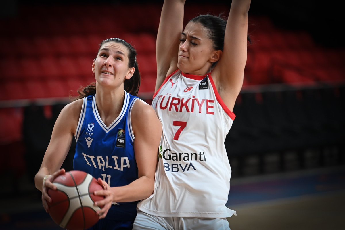 𝗘𝘂𝗿𝗼𝗽𝗲𝗼 𝗨𝟮𝟬: buona la prima! 💥💙

71-54 il finale a favore delle Azzurre contro la Turchia. L’Italia tornerà in campo domani alle 17:00 contro la Lettonia per la seconda gara del girone. 

#Italbasket | #FIBAU20Europe