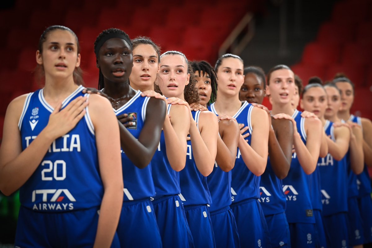 Italbasket's tweet photo. 𝗘𝘂𝗿𝗼𝗽𝗲𝗼 𝗨𝟮𝟬: buona la prima! 💥💙

71-54 il finale a favore delle Azzurre contro la Turchia. L’Italia tornerà in campo domani alle 17:00 contro la Lettonia per la seconda gara del girone. 

#Italbasket | #FIBAU20Europe https://t.co/ZhAHgGfIdv