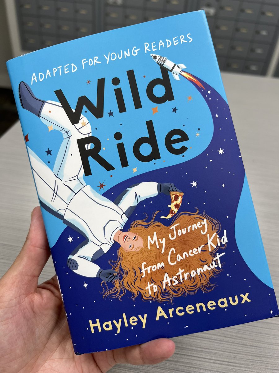Thank you Hayley for this amazing new version for the younger generation! I loved the original and i think my nephews and niece are going to love this too 🤍🙌🏽👩🏽‍🚀🚀 Go pre-order <a href="/ArceneauxHayley/">Hayley Arceneaux</a> ‘s new book and get a signed copy at novelmemphis.com/pre-order-sign…