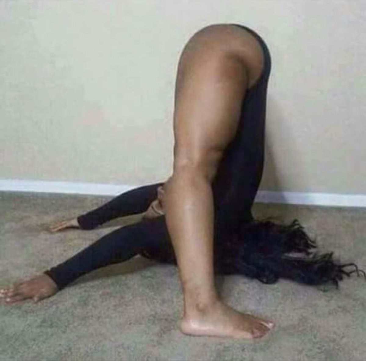 Shmurdacoi63243's tweet image. Name the position??🤷‍♀️