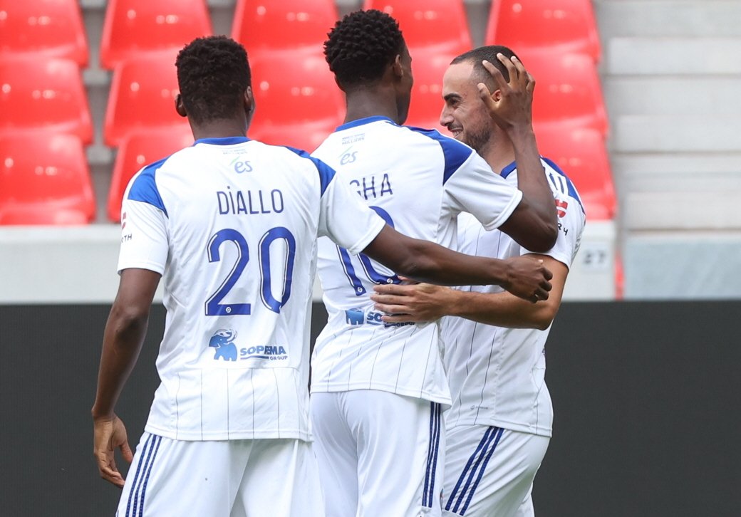 LesSportsDNA's tweet photo. ⚽️ Une intense double dose pour le @RCSA à Fribourg ➡️ https://t.co/L543pV8ai6 📸 Jean-François Frey #SRFRCSA https://t.co/xruHi4bAQS