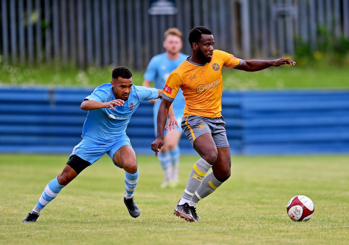 PaulPhotohawk1's tweet photo. Last  few action from todays friendly game @Liversedge_FC v @1874Northwich https://t.co/Wjg3yVMHHg