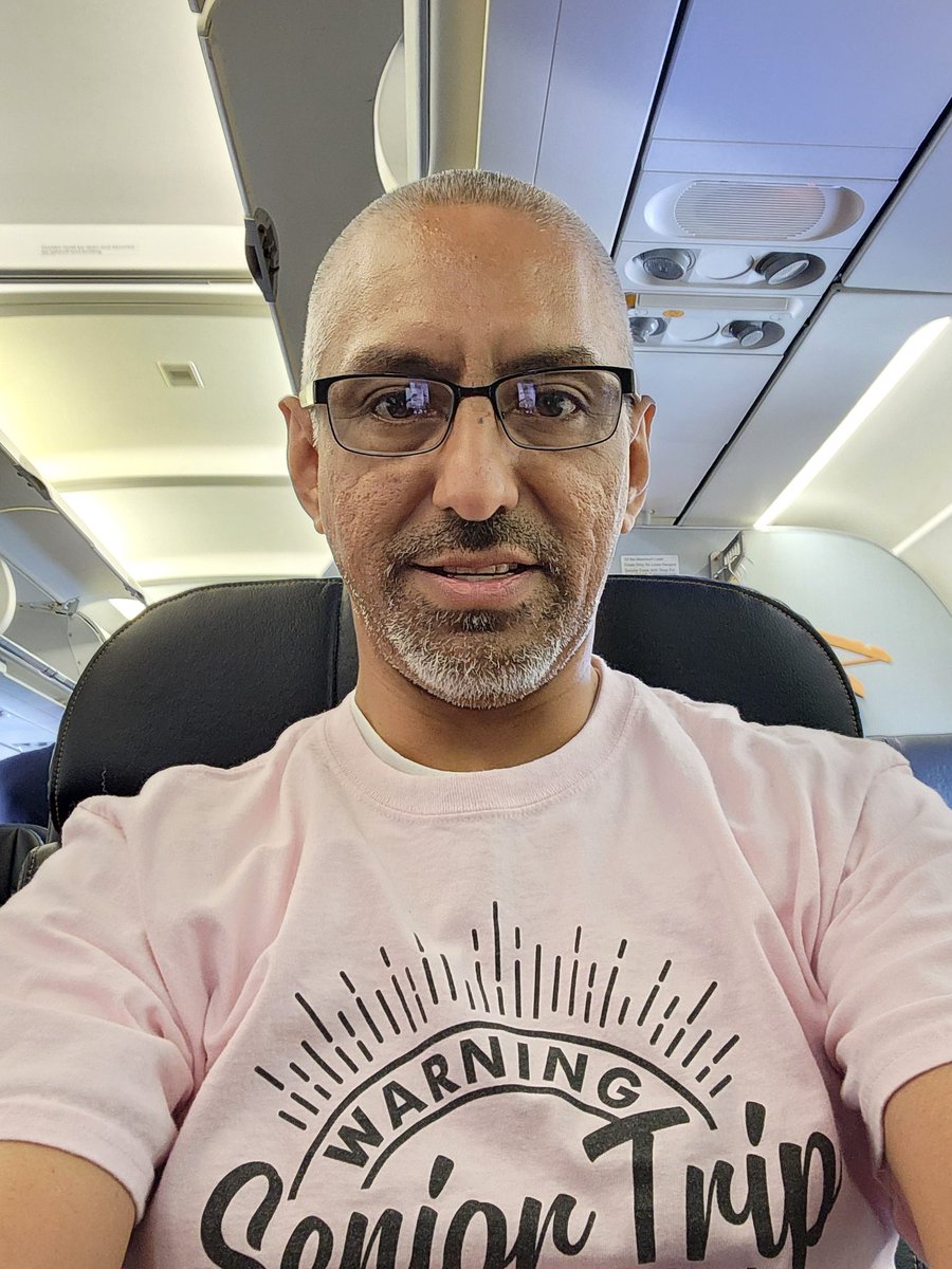 JoseLSilvaSmith's tweet image. I am finally boarding the plane to El Paso. First class! Yay! #TISDProud #exploringcs #united