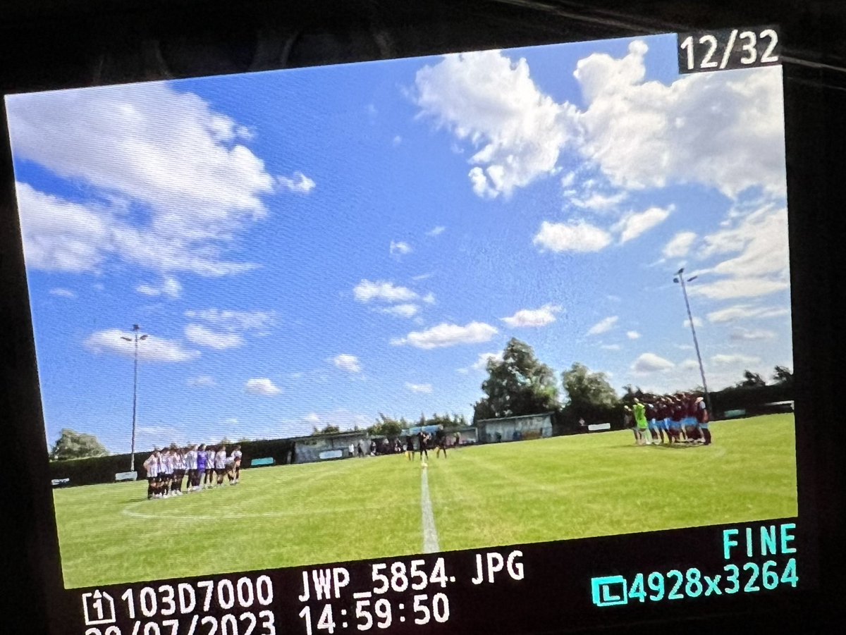 thejakewhiteley's tweet photo. An impeccably observed minute’s silence for a long-serving #ClaretsVolunteer preceded today’s @utdcos #PremNorth encounter between @DeepingRangers v @HeanorTownFC, which ended honours even at 2-2!… @deepingblade https://t.co/98ZiF5RKNW