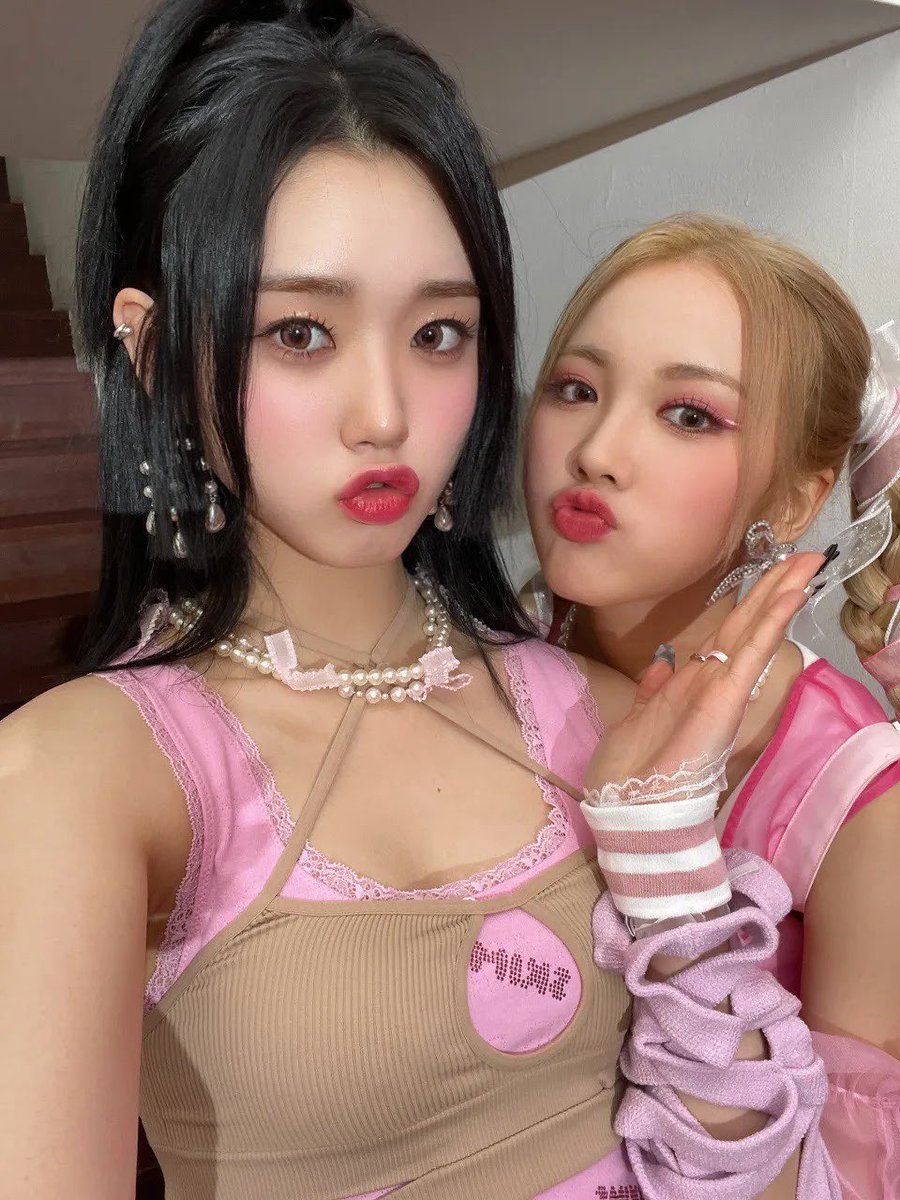 BrasilMire's tweet photo. Queria parabenizar a Jia nessa data especial!! Fazem já 2 anos e alguns meses que eu venho acompanhando nossas meninas e fico muito feliz de saber que elas tão aguentando firme por tanto tempo mesmo com diversos desafios. Que nossa sub-voc. tenha muita felicidade nesse dia! https://t.co/l2mCXCgMqK