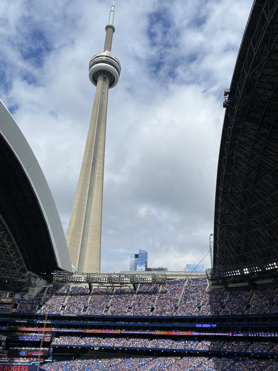 MikeMikolic's tweet photo. Love being here when the weather brightens up - I still call it the Skydome!@BlueJays #gojaysgo https://t.co/40pZQavWiq