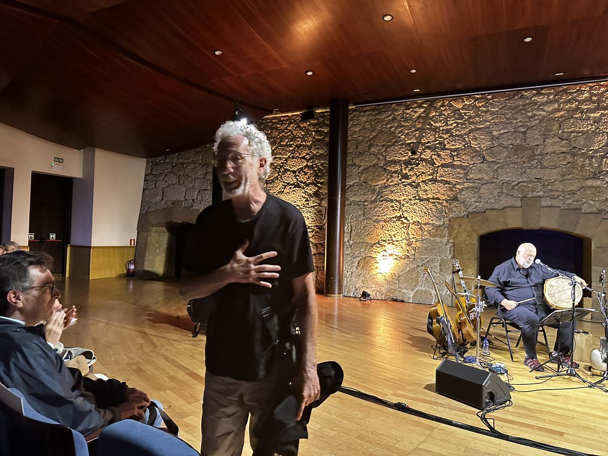oviedo_turismo's tweet photo. @BegonaOlavide y @javierbergia ponen un broche de oro al Ciclo Músicas en el Camino. Emocionante concierto que ha recorrido musicalmente la península.👏🏻👏🏻👏🏻

#OviedoOrigenDelCamino https://t.co/o4VsGOGtJG