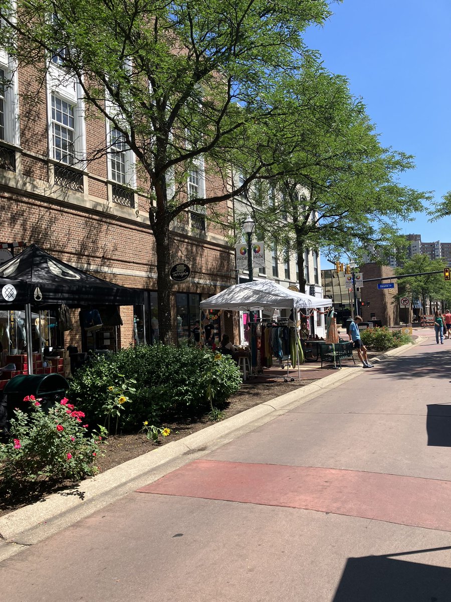 weathermankeith's tweet photo. From weather chaos in the wee hours of this morning to picture perfect weather this afternoon. Great day to be downtown Kalamazoo, or anywhere else outside in West Michigan. Hope you’re enjoying this summer Saturday! #sidewalksales #summer #summervibes https://t.co/d2syBqk8sQ