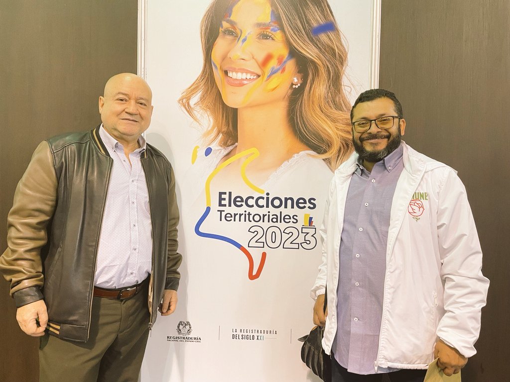 JaisonComunes's tweet photo. #Pacto #Paz Hoy inscribí oficialmente mi candidatura al concejo de Bogotá por el @PactoCol está candidatura es fruto de un gran trabajo de construcción en unidad, fraternidad y camaradería entre fuerzas que le apuestan a un proyecto de cambio por una nueva colombia en Paz. 🌹✊ https://t.co/T2kQ9v21PC