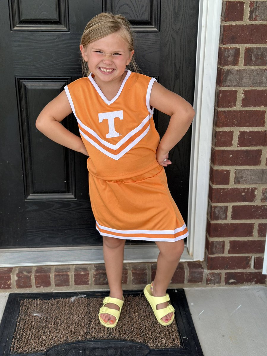 Haley Rainey 🍊 tweet media