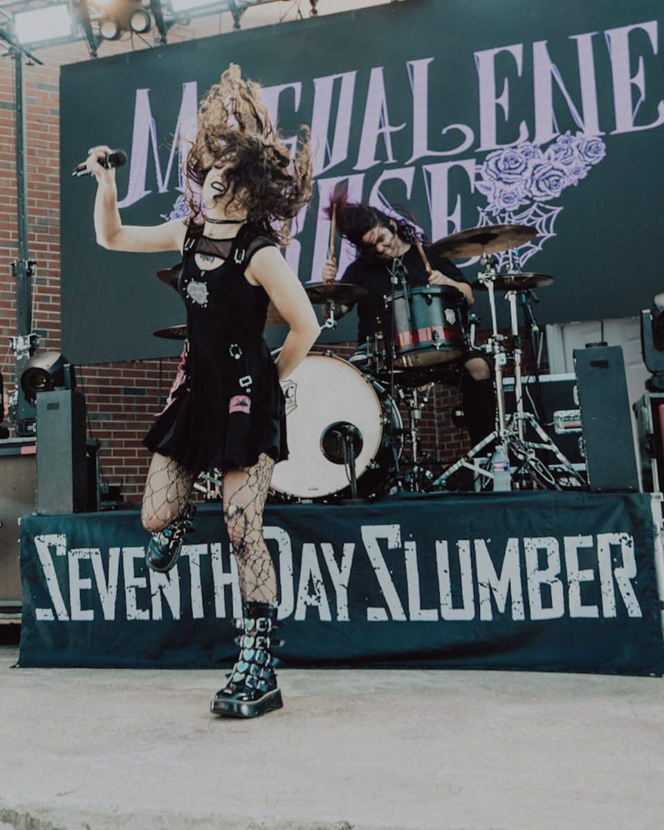 magdalenerose_'s tweet image. Ruston, LA was crazy last night! Tonight we’re bringing the same heat to Baytown, TX with @7thDaySlumber and @modernmimes at @ds_irish_tavern 🔊 Show starts at 8 PM tonight and is 18+! See you there!🦈

#magdalenerose #sharkspray #leadsinger #rockband #metalmusic #sharkweek