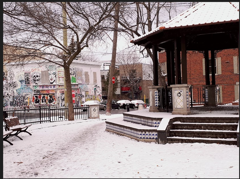ClocloQuebec4's tweet photo. @DavidLaHaye Le parc du Portugal s'en va à l'agonie, les génies disparaissent. D'un coté du parc Léonard Cohen s'est tut, et de l'autre Zilon s'est effacé . RIP #Zilon https://t.co/8cpVboJ4K1