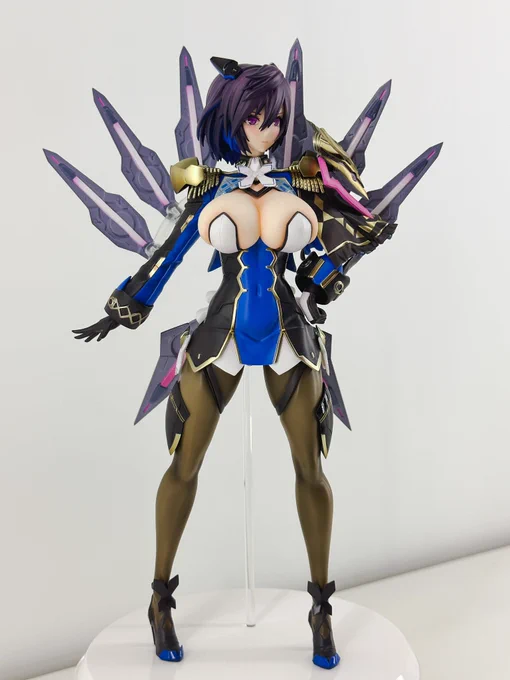 ソル・インターナショナルさん制作のPSO2es、「ホルシード」のデコマスがお披露目されました!凛々しい表情もファンタシースターのSFデザインも見事に再現してもらいました。背後のDNウィングも迫力あります。予約開始をお待ちください。ご案内中の「陽光のジェネ」ともどもよろしく。 #PSO2es