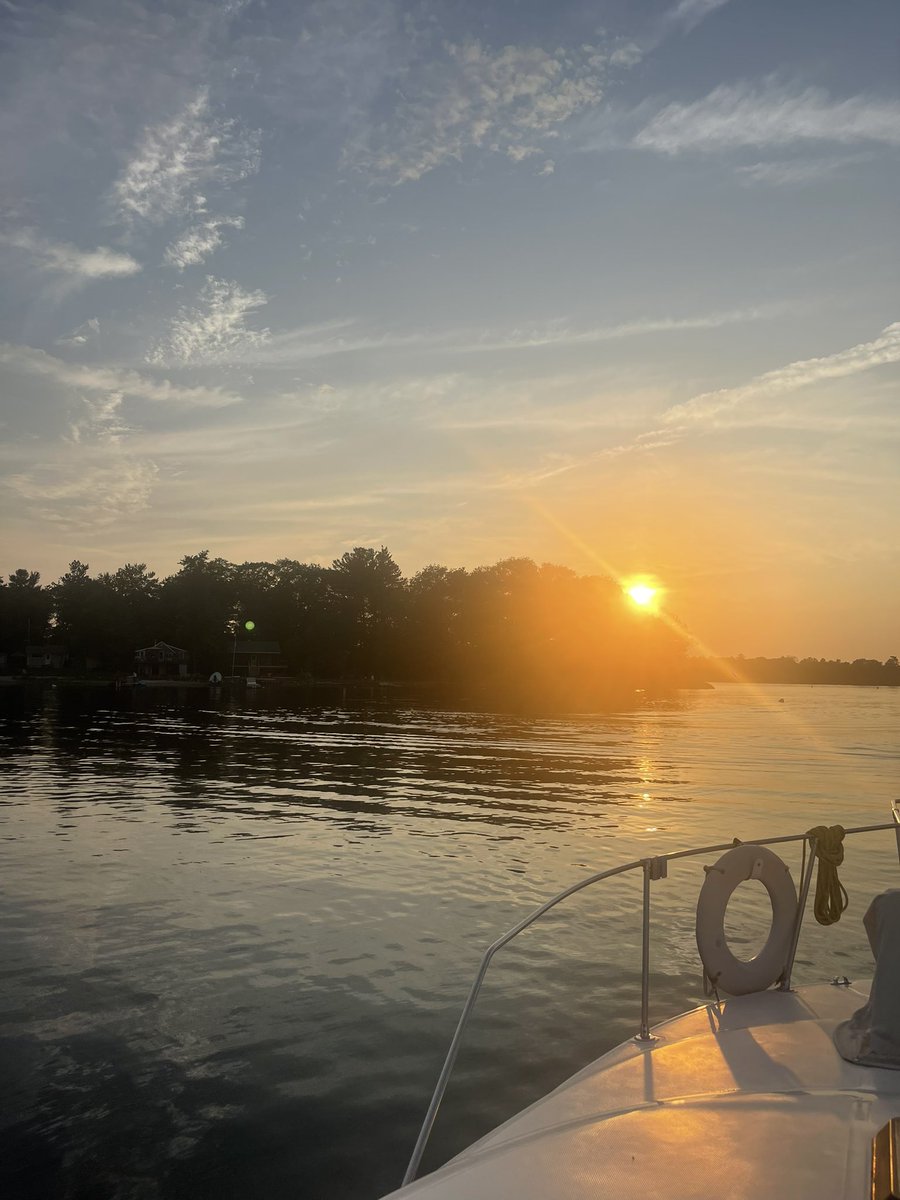 Halya27's tweet image. Being surrounded by the healing nature of nature does a soul and body good #recoverymode #healing