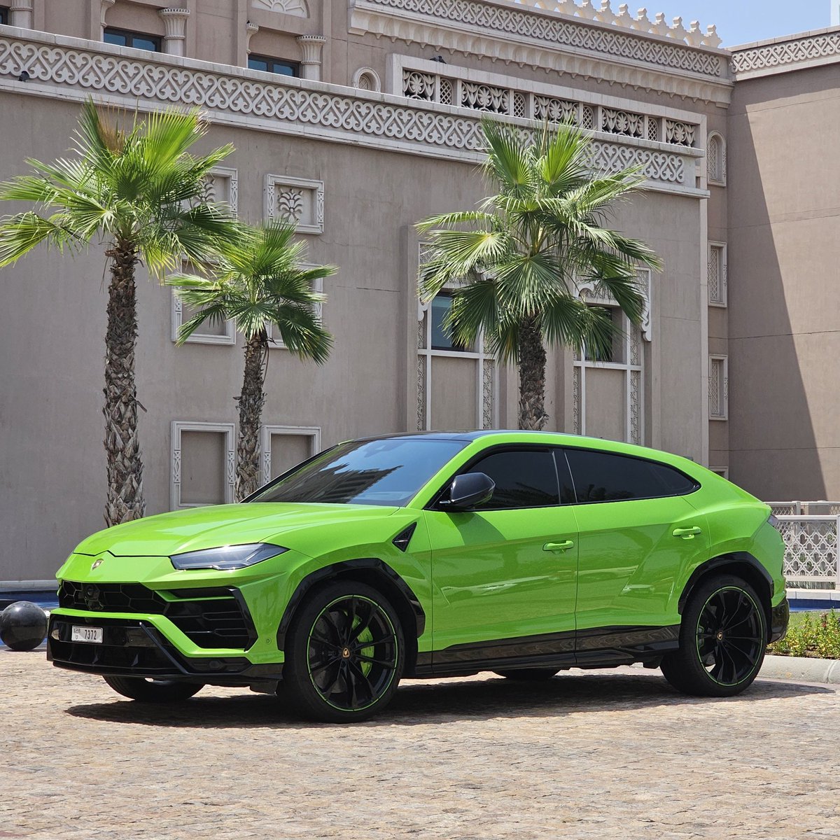 masch3980's tweet photo. Gar nicht so ungewöhnlich. 😎

#Lamborghini #Urus #Dubai #LamborghiniUrus #LuxurySUV #PerformanceBeast #ExoticCars #SupercarSUV https://t.co/NEhforLCAp