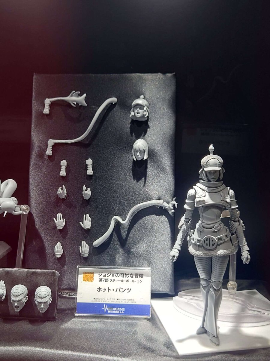 Prototypes of the Super Action Statue figures for Wekapipo and Hot