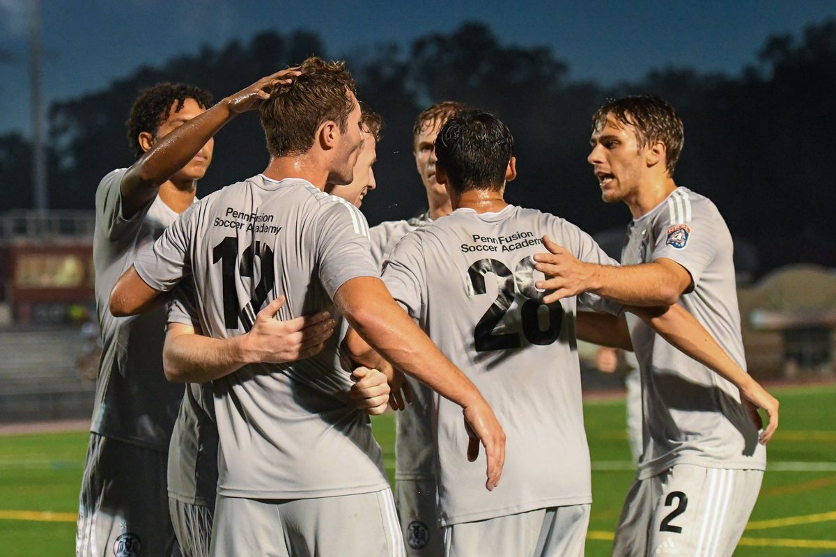 More first half action.

📸 from <a href="/carlgulbishpho1/">Carl Gulbish</a> 

#NPSL #NPSL20