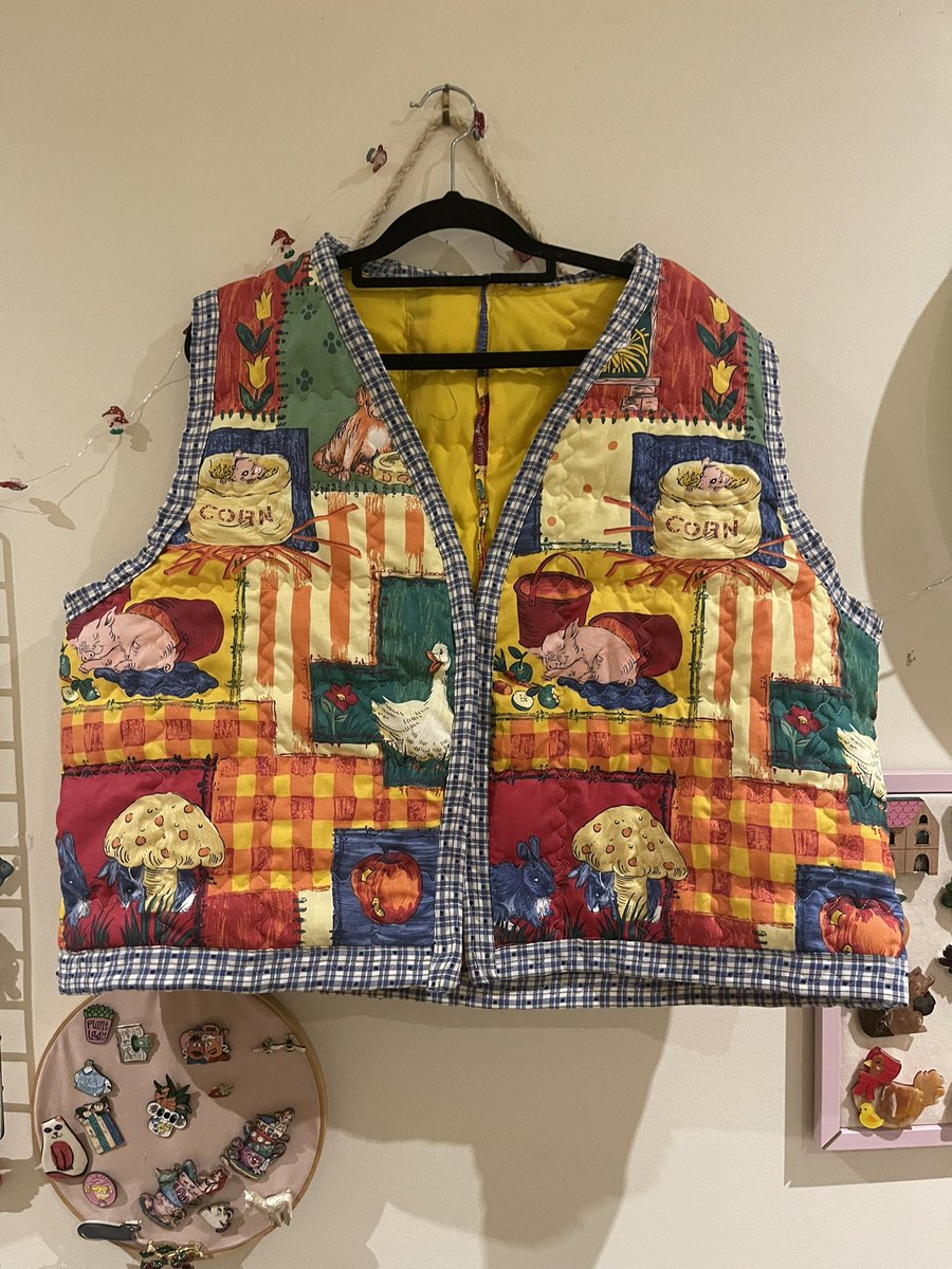 Feeling slightly more alive today! Used last night’s tiny energy burst to finish this shonky friend (still have to line it) 🍄🐰 first thing I’ve quilted myself!