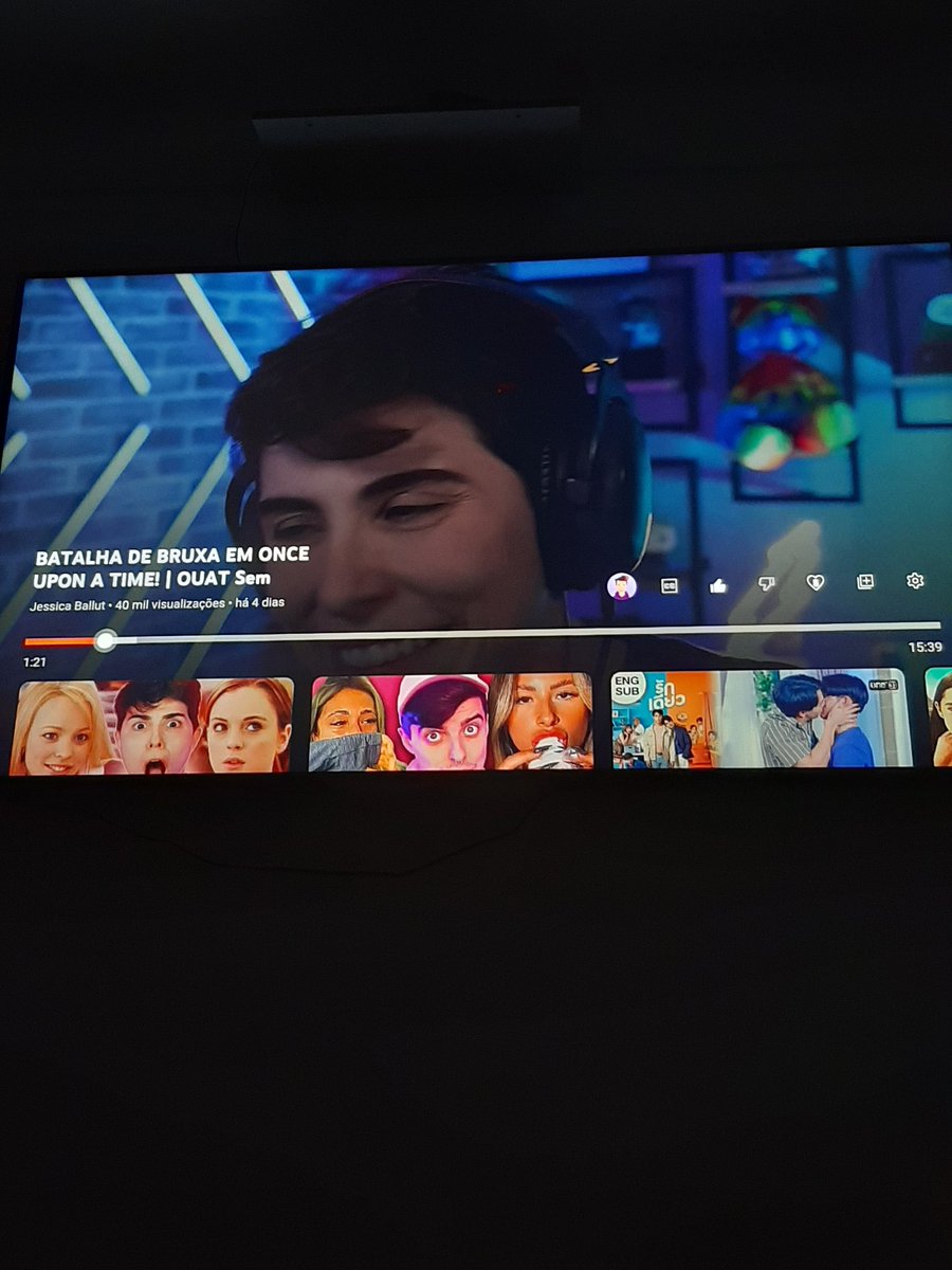 KikiLopes9's tweet photo. E eu que tava assistindo o canal da Jéssica Ballut, e do nada apareceu spoiler do bl que eu tô assistindo 🤡🤡 https://t.co/RXTlG6WD8B