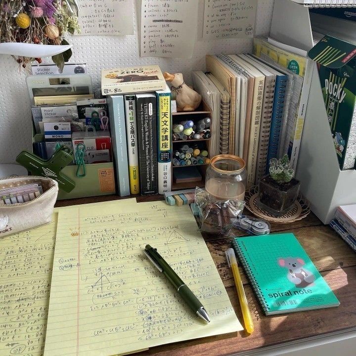 studywjas's tweet image. — hiya, new to #studytwt and #studytwtph! looking for study mutuals 

🌱 about me 
 ։ㅤ 14, filo, she/they 
 ։ㅤ incoming g9 student 
 ։ㅤ likes: reading, music, movies/tv shows, and writing  

 ♡ / ↻  to be moots / friends !!