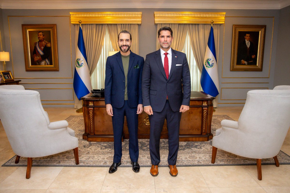 EVerastegui's tweet photo. Gracias, presidente @nayibbukele , por invitarnos a presentar Sound of Freedom en El Salvador. Gracias, por su decisión y valentía, al firmar un convenio de trabajo y cooperación para impulsar una lucha sin cuartel contra el crimen feroz de la trata de niños. Celebramos haber presentado la película por primera vez en una premier donde el anfitrión que convoca a los invitados es el presidente.
Antes de la proyección, mantuve un encuentro en la Casa Presidencial con Nayib Bukele, donde dialogamos sobre estrategias en materia de seguridad y combate contra el tráfico de niños, y firmamos un convenio de trabajo para establecer mecanismos de cooperación en materia de identificación, prevención y combate de la trata y explotación de niños.
La proyección de la película tuvo lugar en el Teatro Presidente y fue gratuita para más de 1.500 personas. A partir del 31 de agosto, Sound of Freedom estará en todos los cines de Latinoamérica. Y poco después, en Europa, Asía y África. El movimiento Sonido de Libertad sigue creciendo. ¡Juntos somos más fuertes!

@SOFMovie2023 
@AngelStudiosInc