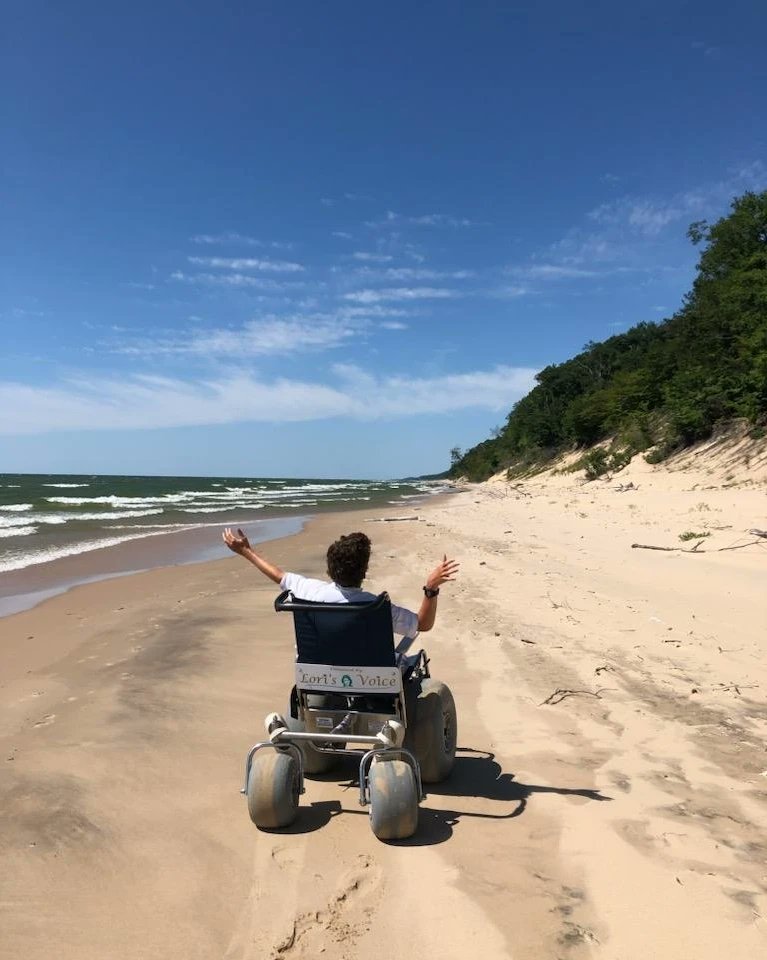 loris_voice's tweet photo. We like to believe everyone should be able to dip their toes in the water!
Liam's smile says it all.
Thank you to all who support Lori's Voice
#Celebratingabilities #beachwheelchair #lorisvoice https://t.co/1heF4XOdzp