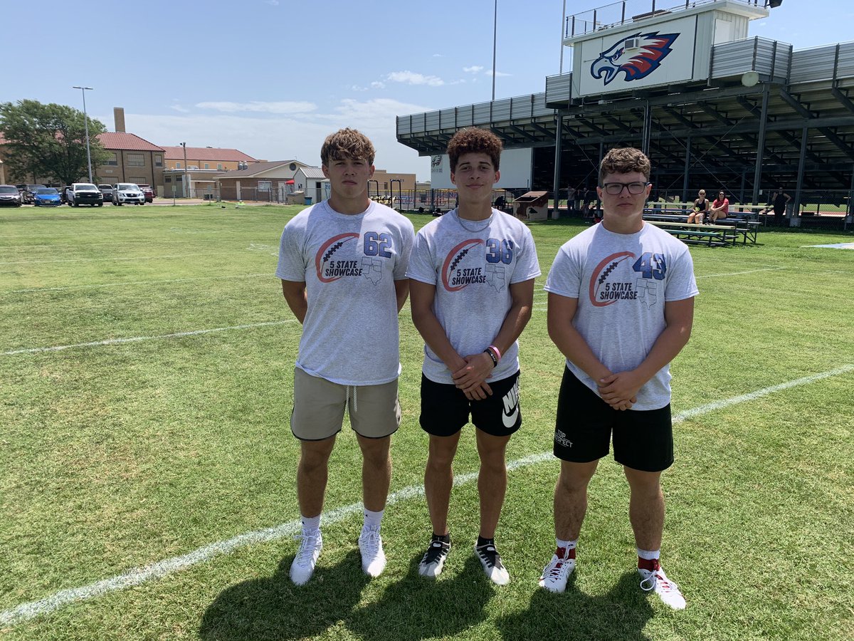 Hill Brothers Football (@hillbrosfb) on Twitter photo Hoisington is a perennial offensive juggernaut with their flexbone offense and with the depth they have returning at the skilled positions with these 3 backs look for this year to be no different
<a href="/SmithIan_8/">Ian Smith</a> <a href="/Jason6Robinson/">Jason Robinson</a> <a href="/TeronKraft/">Teron Kraft</a> <a href="/HoisHSFootball/">Cardinal Football</a> Hoisington is a perennial offensive juggernaut with their flexbone offense and with the depth they have returning at the skilled positions with these 3 backs look for this year to be no different
<a href="/SmithIan_8/">Ian Smith</a> <a href="/Jason6Robinson/">Jason Robinson</a> <a href="/TeronKraft/">Teron Kraft</a> <a href="/HoisHSFootball/">Cardinal Football</a>