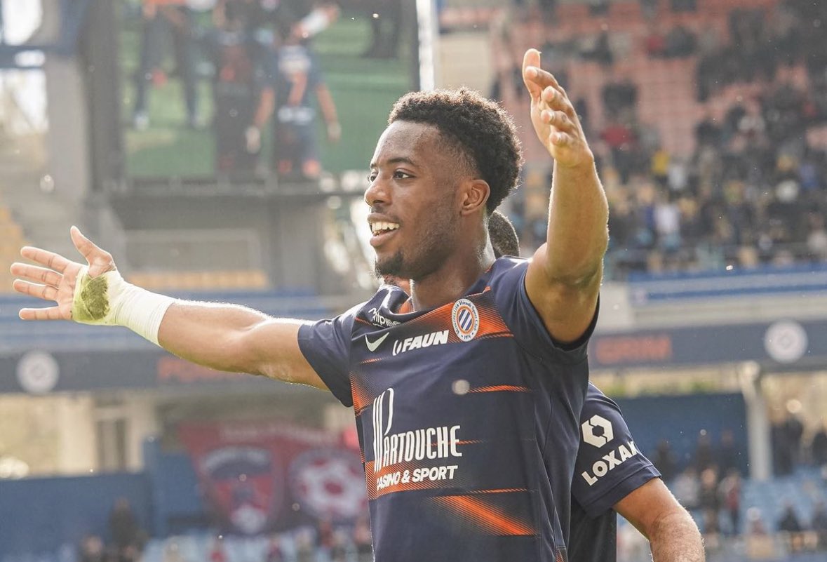 FabrizioRomano's tweet photo. After completing Ugochukwu deal with Rennes, Chelsea will focus again on negotiations for Elye Wahi 🔵✨🇫🇷

Talks will continue in the next days to agree terms with Montpellier and then loan Wahi to Strasbourg.

Chelsea know there are two more clubs trying to convince Wahi. https://t.co/Ym0QrbWSMj