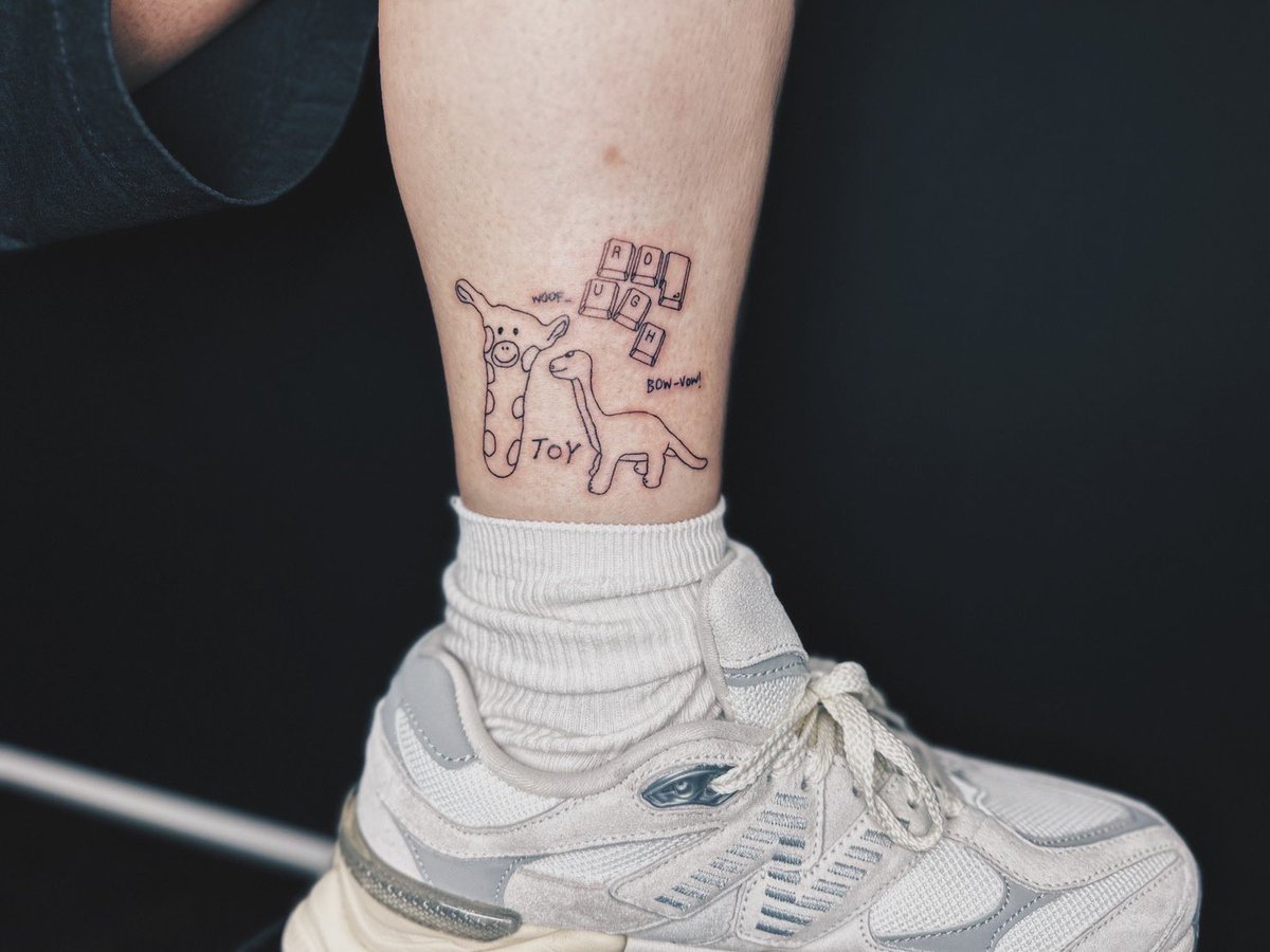 LunarOrbit's tweet photo. ラクガキ風✏️タトゥー
work by @tatoo_moe 

#タトゥー #tattoo #刺青 #大阪 #大阪タトゥースタジオ #東大阪 #ワンポイント #ワンポイントタトゥー #らくがき https://t.co/HbnPG1mSLq