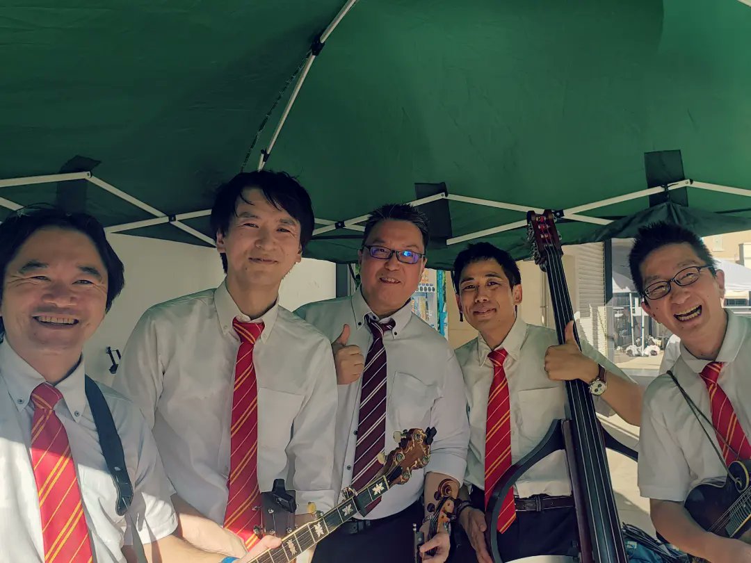 yurudrive2019's tweet photo. 昨日の、⁡
⁡ Green Up fes! in   #柏まつり ⁡
⁡⁡観に来て下さった皆さん、足を止めて聴いて下さった皆さん、そしてお心添えて下さった皆さん、本当にありがとうございました～
⁡ ⁡
⁡暑かったけど、⁡やっぱ演奏って楽しいっすねぇ。⁡
 #ゆるドライヴ  #Bluegrass  #ブルーグラス https://t.co/GOr2BCyrrF