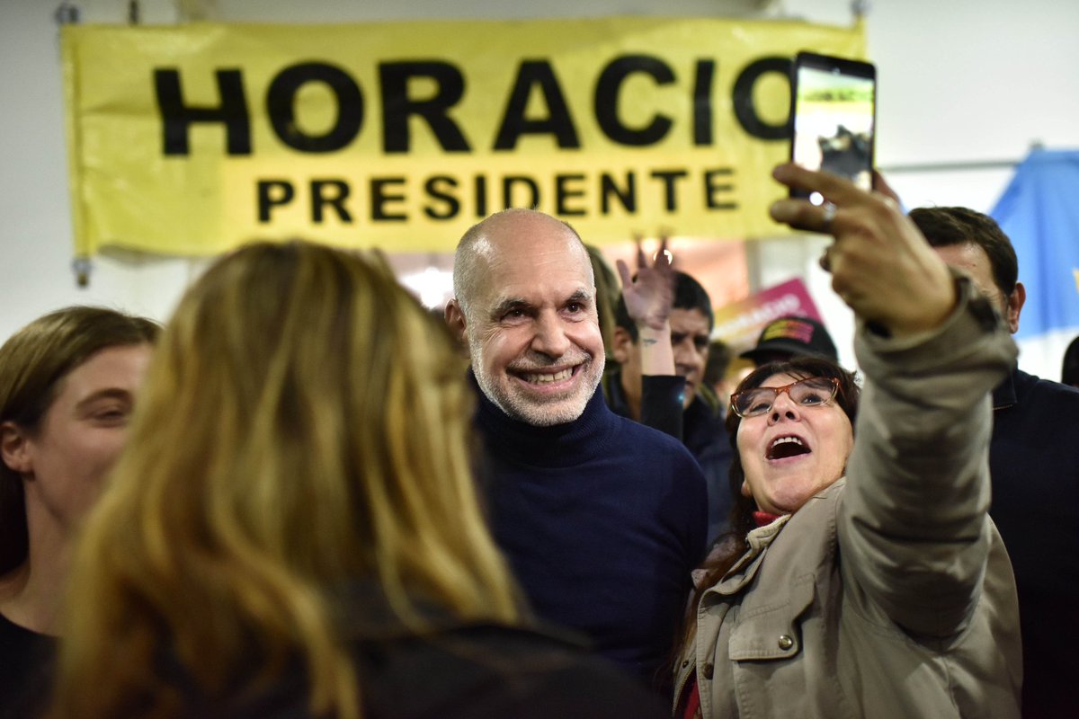 horaciorlarreta's tweet photo. ¡Gracias a todos los vecinos de San Miguel por tanto cariño! Vamos a seguir cerca, escuchándolos y aprendiendo porque son los que mejor saben que cosas hacen falta. Lo vamos a hacer juntos. Con @diegosantilli y @MaxPerkinsOk vamos a trabajar para construir una provincia y un país mejor.