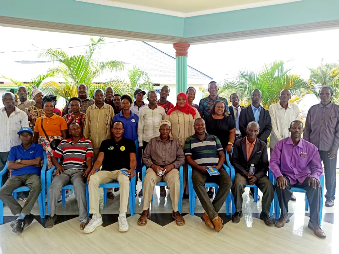 TCDemokrasia's tweet photo. Tarehe 29 Julai 2023 Kituo cha #Demokrasia Tanzania (#TCD) kimezindua Jukwaa la Majadiliano ya Vyama vya #Siasa Wilaya ya #Rorya Mkoani Mara kwa minajili ya kukuza, kuimarisha na kudumisha demokrasia ya siasa ya vyama vingi nchini.

#SiasaZaTanzania 
#VyamaVyaSiasaTanzania https://t.co/sMbh6xZtmt