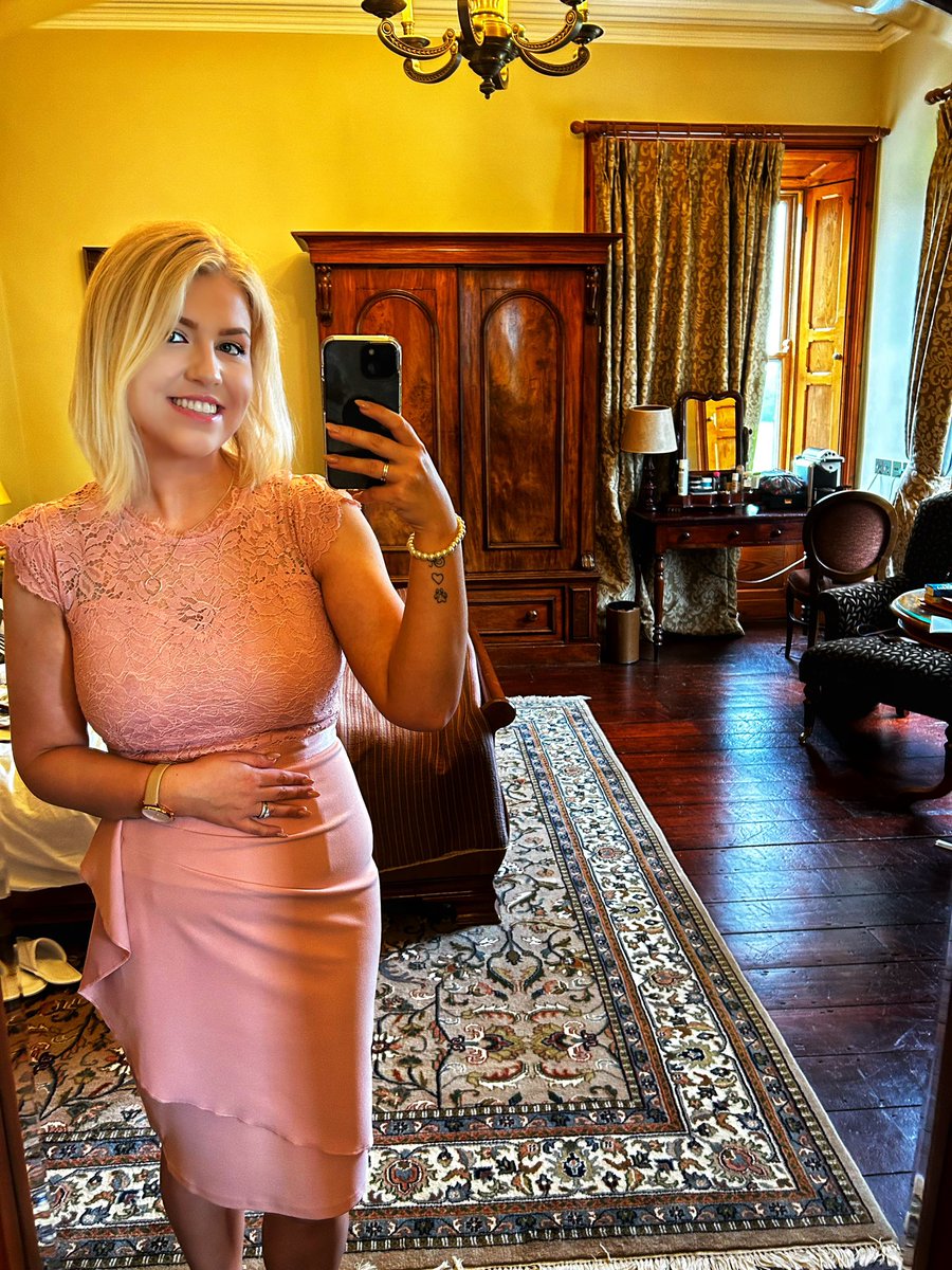 S830Paige's tweet photo. It’s wedding time! 
#onlyfans #girl #wedding #pink #newpost #ireland #travel #hotel #marriage #happy https://t.co/5mt3UI7np3