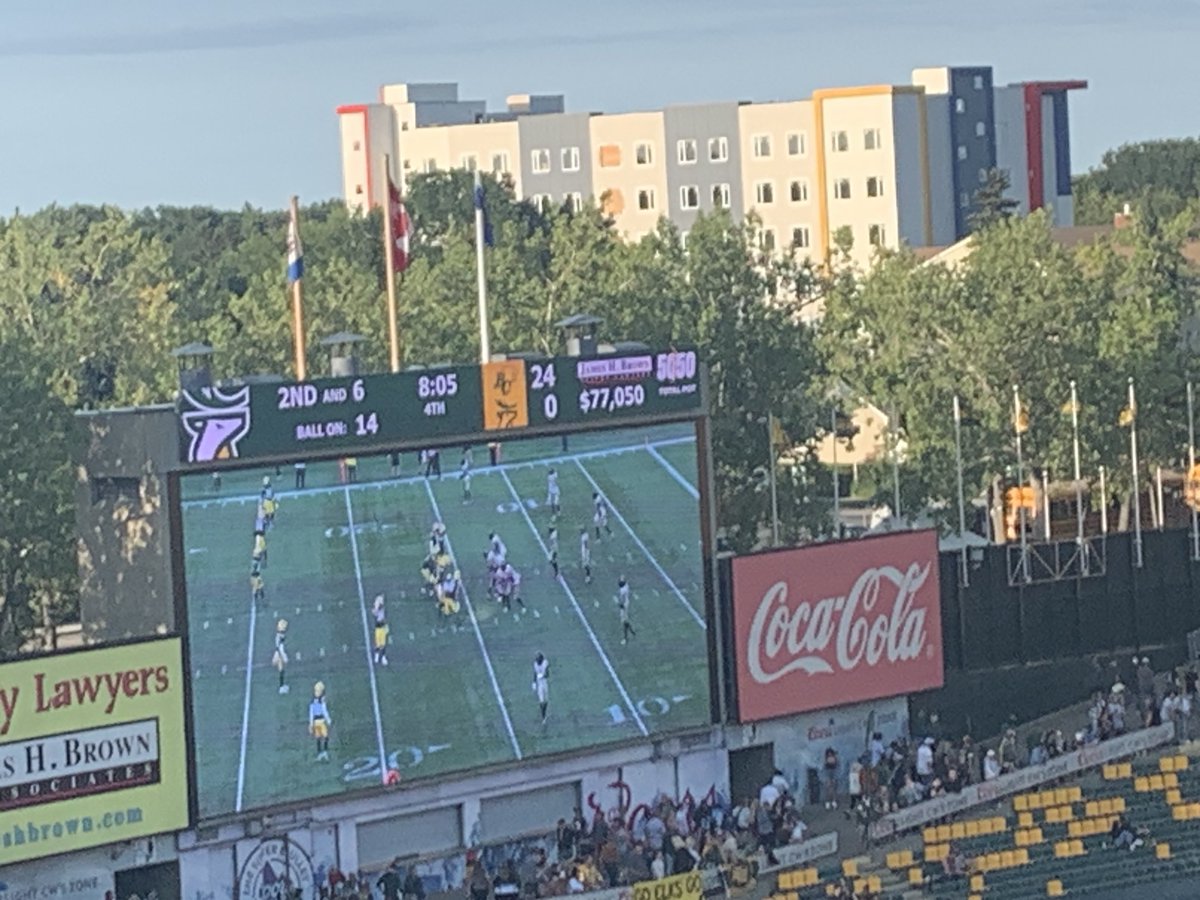 Reegiesword's tweet photo. ⁦@GoElks⁩ #goelks we suck and the 50-50 is at 77,000 that is Crazy. https://t.co/KB31DEEtrb