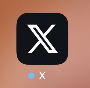 heatwave998's tweet image. A surreal day indeed. 
#fka #TwitterLogo #twixer #Xitter