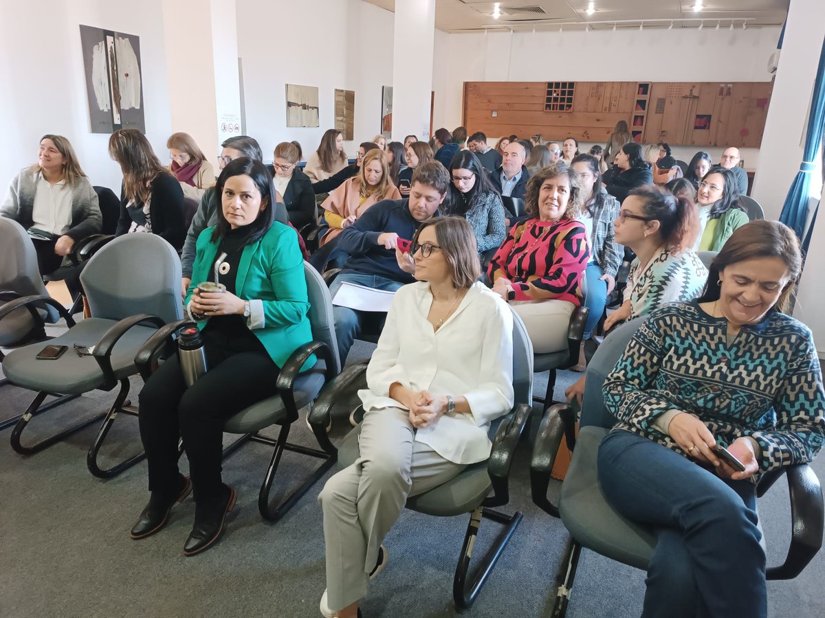 Maria_Bene86's tweet photo. Con la unidad de Cuidados Paliativos del Hospital Pasteur estuvimos en una hermosa jornada en salto. Muchas gracias por la concurrencia 
@ASSEcomunica https://t.co/DANdW1ZWDo