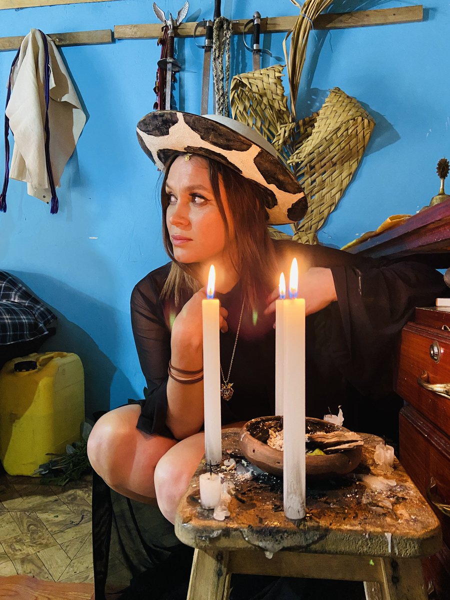 Hoy viví una experiencia hermosa con chamanes de Saraguro. Pronto, en el Cisne Negro, compartiré los detalles de sus plantas mágicas sanadoras. #Loja #Saraguro #Energia