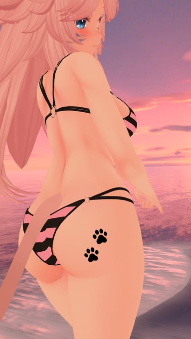 I got asked for more swimsuit angles, is this okay? >///< https://t.co/DgNNETdIgH
