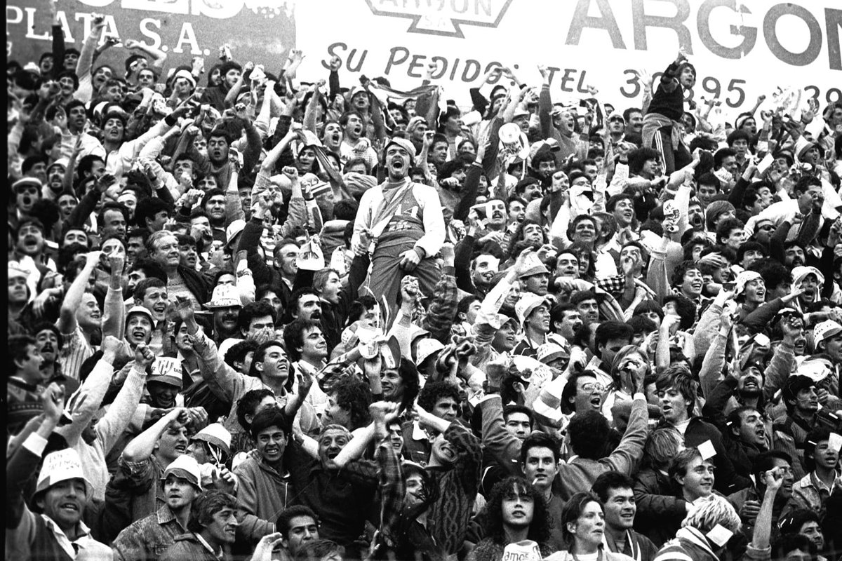 clubaunion's tweet photo. ¡Hola César! ¡Qué feliz estabas hace 34 años! 😂🇦🇹🪺🤪👈🏻

#Eterno89 #DueñoDeLaCiudad #AMiMeVolvioLoco https://t.co/fRbTV2spqI