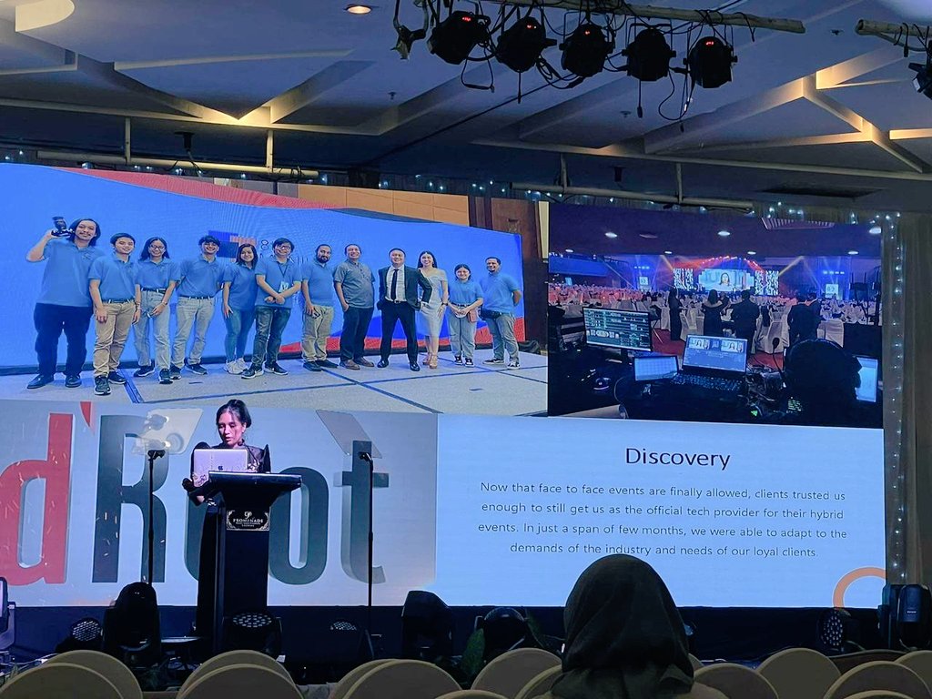ICAAPAC's tweet photo. #APCYS Day 4 begins with a session on Bootstrapping: Building a Coop from the Ground!

Teepee @RedRootArtists, Rohan @GeddupRC @coopfarming &amp; Haneesh @HempHimalayan share their journeys &amp; experience of starting-up, motivating #COOPPitch finalists.

#APYouthSummit #CoopYouth https://t.co/4LpALGZqya