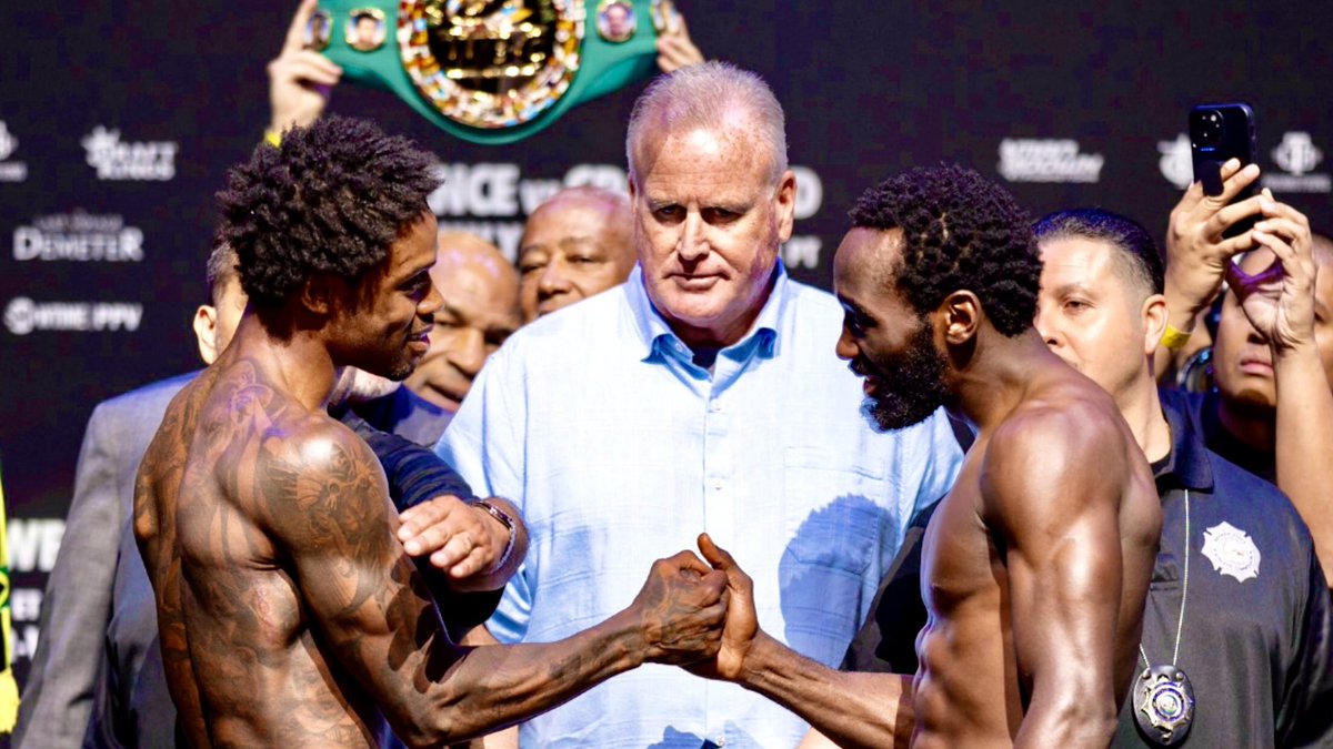 BoxingJb's tweet photo. Pic belongs in the hall of fame 👑💯 https://t.co/IQa41alCWl