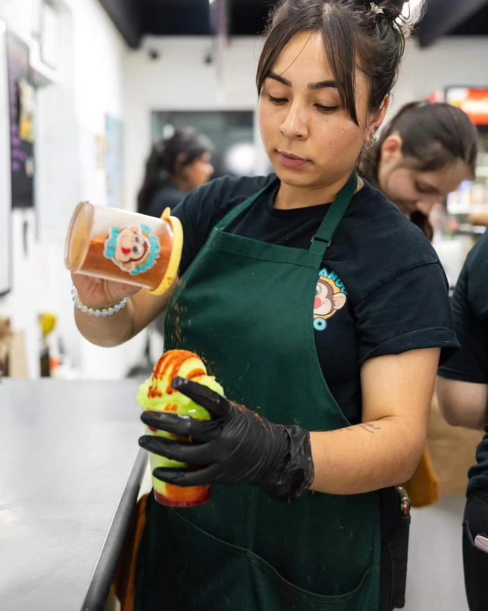 SouthsideSATX's tweet photo. We love seeing our small businesses hard at work. Did you know El Chango Loco has a drive-thru service? The El Chango loco team preps your favorite snacks fresh upon arrival. They have many variations on the menu, such as Italian ice, mangonadas, fruit plates, funnel cakes, candy apples, and everything in between. They are open every day from 11 am-11 pm.📍1909 Pleasanton Road, SATX, 78221. #LiveFromTheSouthside