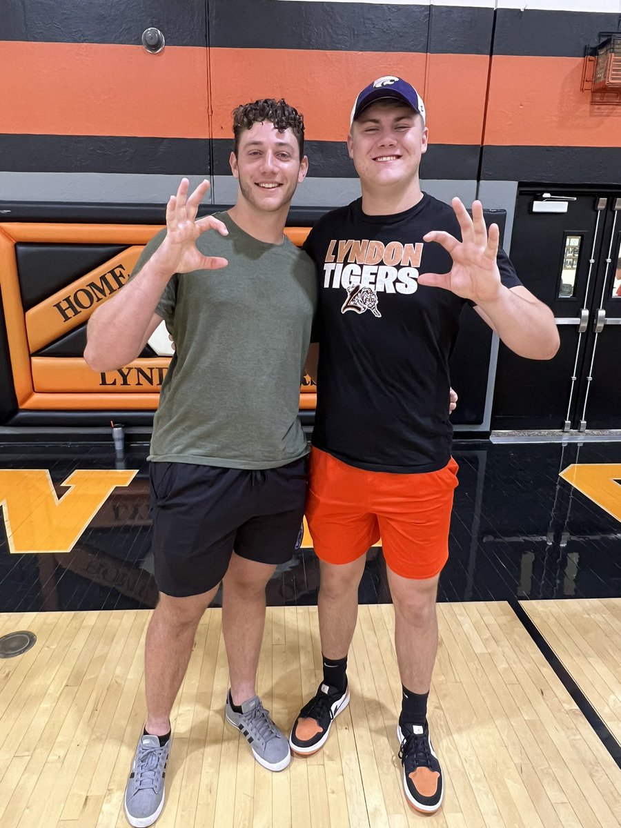 Sports in Kansas tweet media