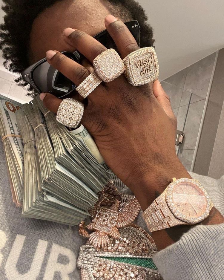 Realdirtymoney's tweet photo. Join the tele and come run up a bag 💰 https://t.co/sc7U1aHiRi