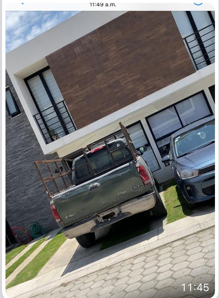 CosasHumildePue's tweet photo. ¡Atención! Peligro suelto. Sujeto arrolla intencionalmente a 3 perros en #Cuautlancingo Fraccionamiento Porto Alegre posterior a eso ingresa a Fracc. Malta. @PueblaAyto @dirtransitopue @Hechizero_38 @denunciapue @JCarlos_Valerio @CuautlancingoPV @CuautlancinGob https://t.co/ejWXRVoFTM
